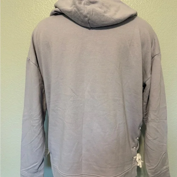 PINK‎ Victoria's Secret Light Gray Hoodie with Dog Emblem - Picture 4 of 5